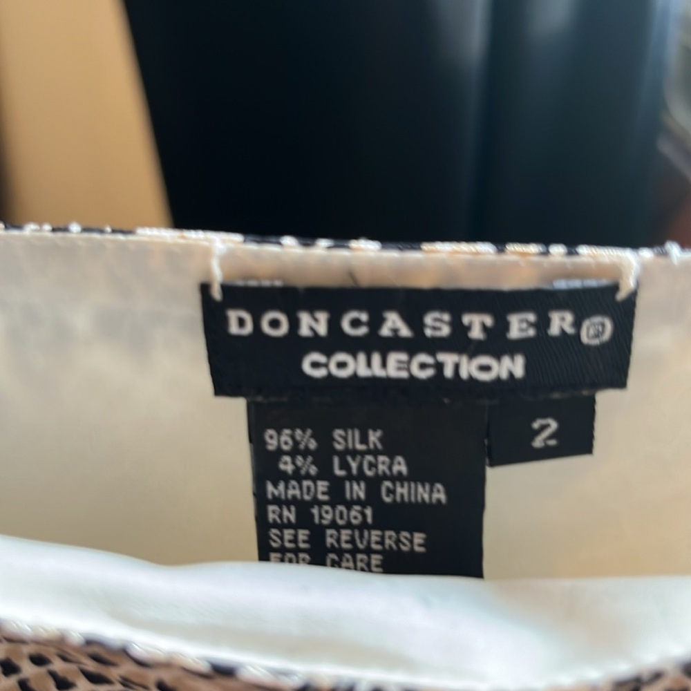 Doncaster silk Jacket size 4, cami size 2. python pattern cami/jacket. - Picture 3 of 7